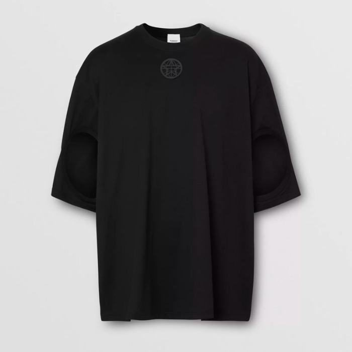 유럽직배송 버버리 남성 컷아웃 슬리브 몽타주 프린트 코튼 오버사이즈 티셔츠 블랙 BURBERRY Man Cut-out Sleeve Montage Print Cotton Oversized T-shirt 45637891