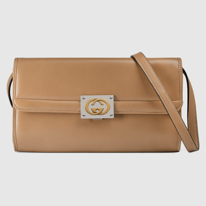 유럽직배송 구찌 GUCCI Gucci Leather small shoulder bag with Interlocking G 6285211W10X2845
